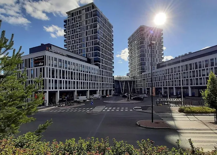 City Apartment With Lake View And Free Parking
